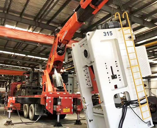 承德双滦提升工作效率，选择优质折臂吊租赁服务