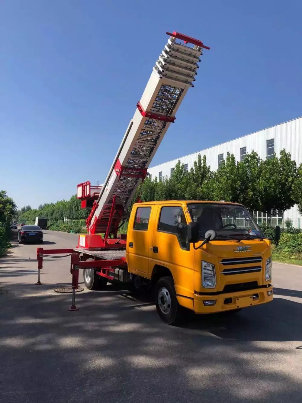 承德双滦附近的云梯车出租服务：轻松解决高空作业需求