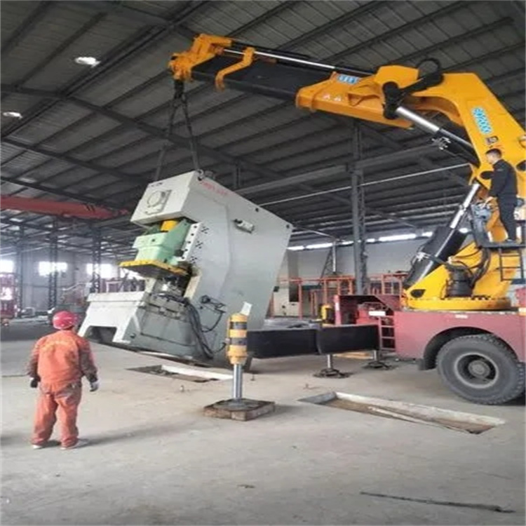 承德双滦80吨折臂吊车出租附近电话